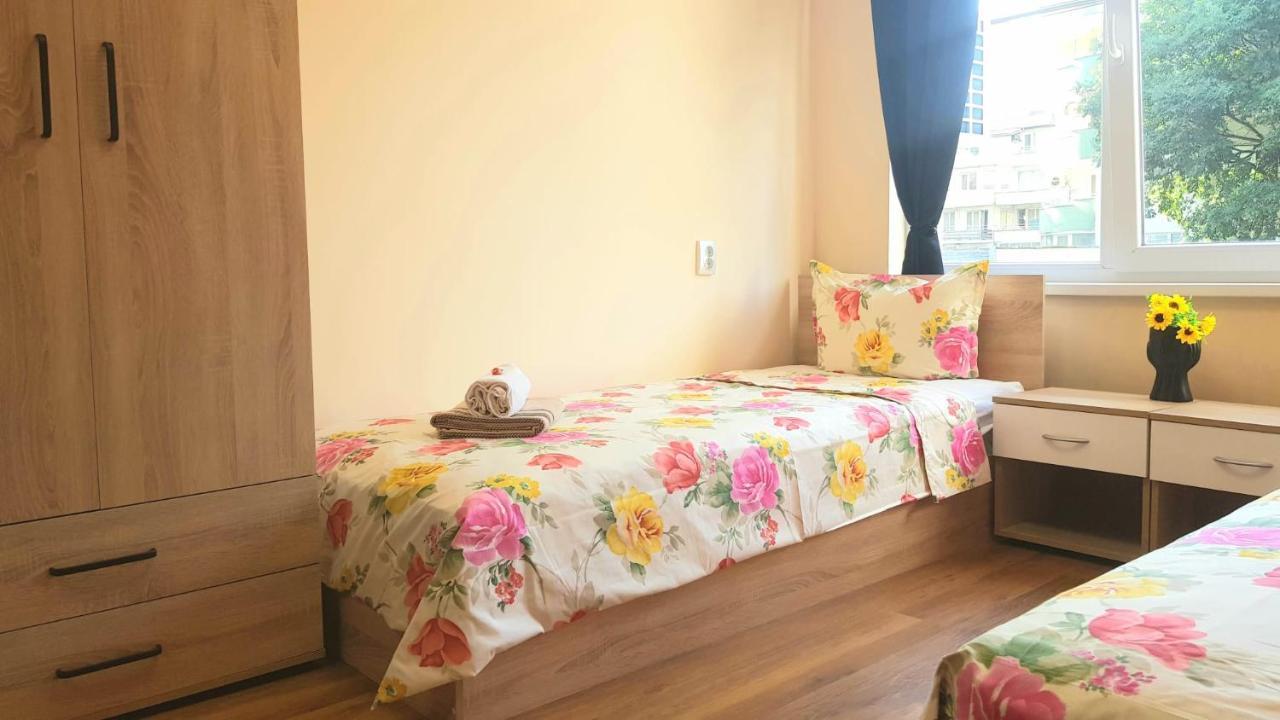 Roma Varna Exterior photo