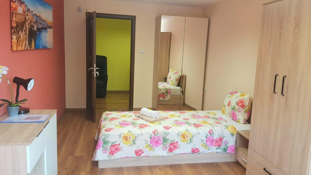 Roma Varna Exterior photo