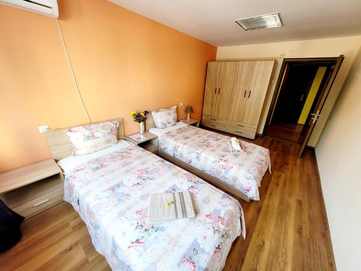 Roma Varna Exterior photo